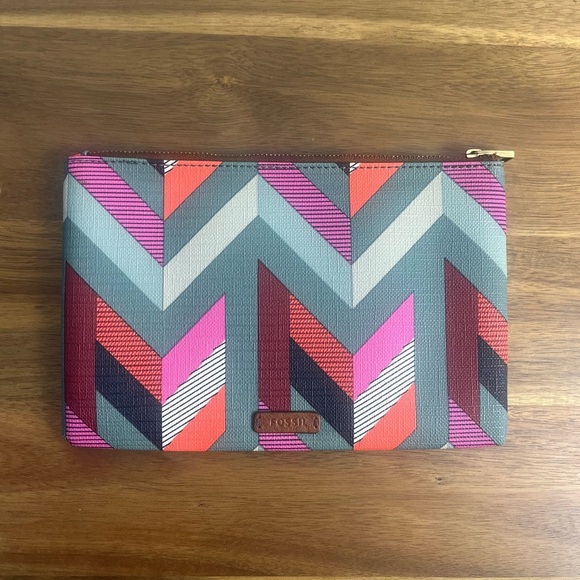 Fossil RFID Pouch Clutch Wallet Geometric Chevron Multi Color - Picture 1 of 8
